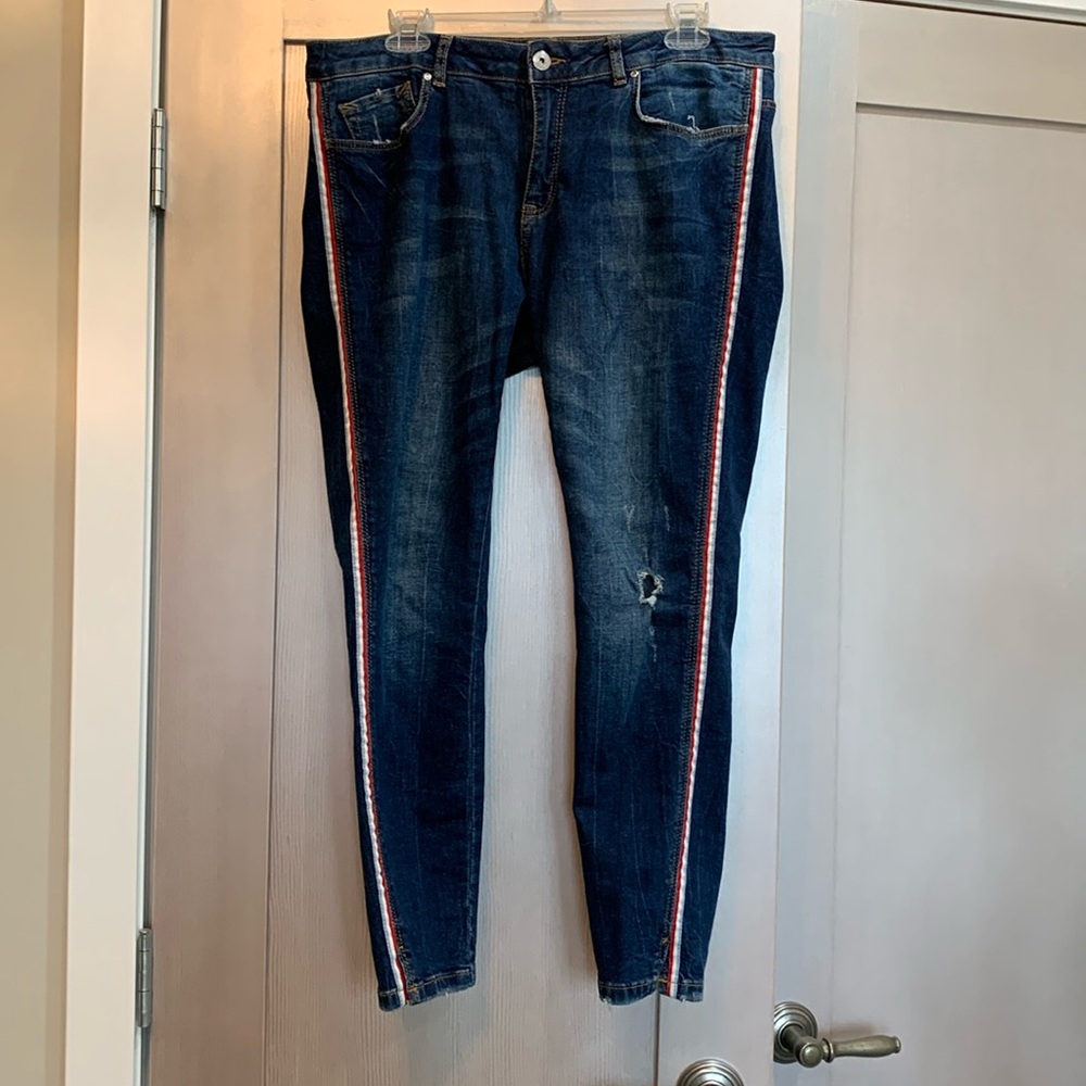 Zara distressed skinny cropped jeans